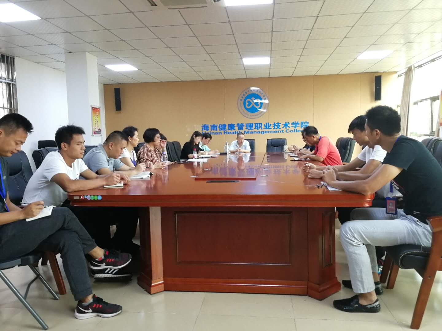 1555921108568031.jpg 公共教学部第二次部门例会2.jpg